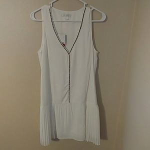 NWT WHITE PLEATED DRESS💃